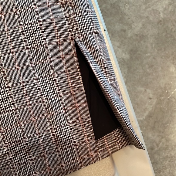 Banana Republic pencil skirt. - Picture 3 of 3